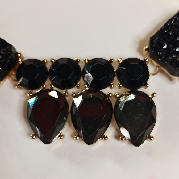 Statement necklace bib style - Picture 3 of 7